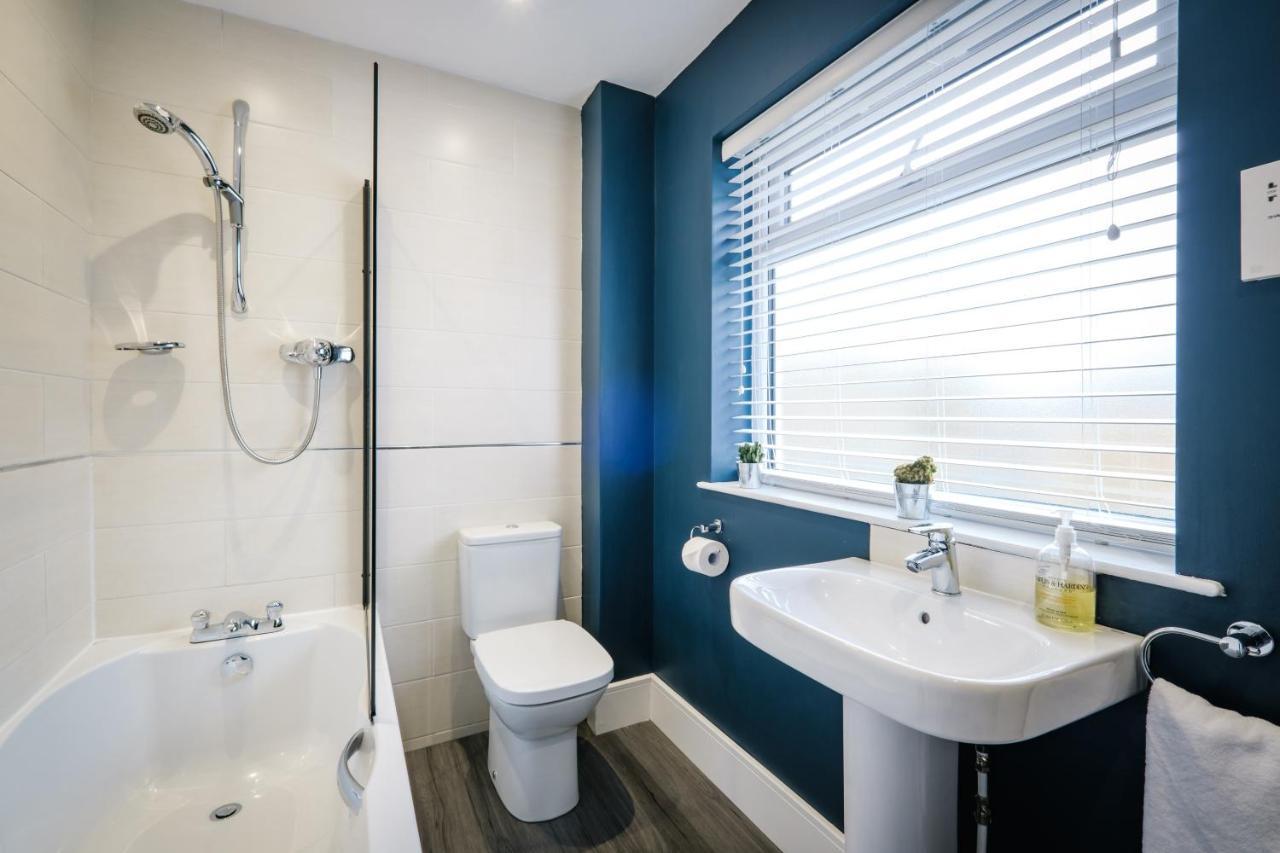 Rockside - Luxury 1 Bedroom Home With Hot Tub, Central Location, Parking And Pet Friendly Windermere Bagian luar foto