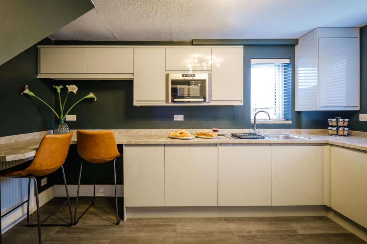 Rockside - Luxury 1 Bedroom Home With Hot Tub, Central Location, Parking And Pet Friendly Windermere Bagian luar foto