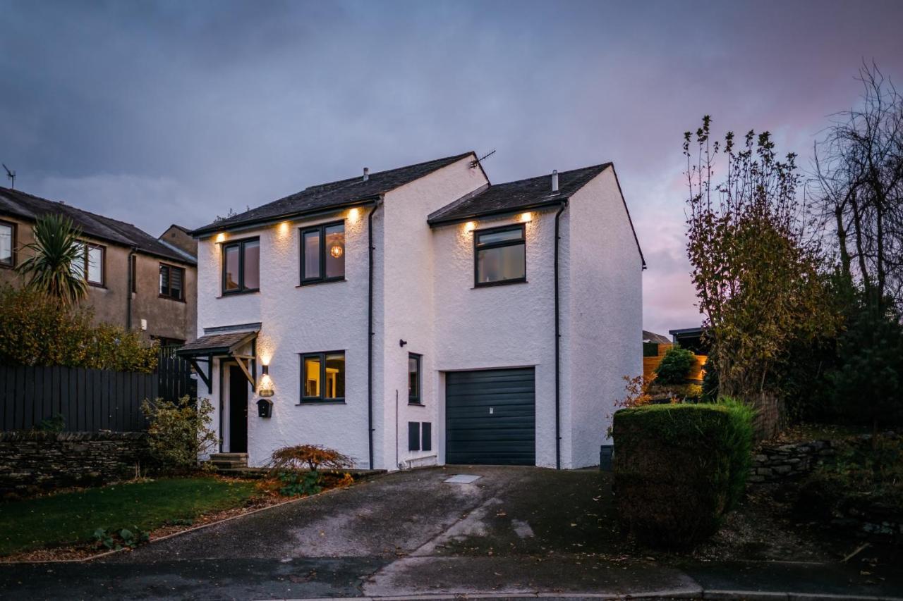 Rockside - Luxury 1 Bedroom Home With Hot Tub, Central Location, Parking And Pet Friendly Windermere Bagian luar foto