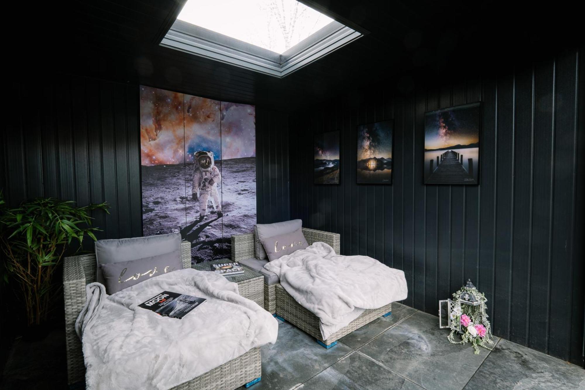 Rockside - Luxury 1 Bedroom Home With Hot Tub, Central Location, Parking And Pet Friendly Windermere Bagian luar foto